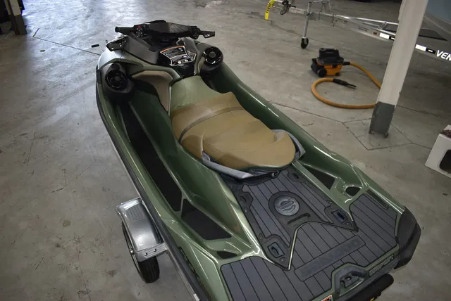 Slide: The Image of Sea-Doo GTX 2022 - 5