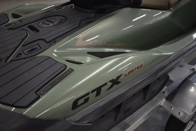 Slide: The Image of Sea-Doo GTX 2022 - 7