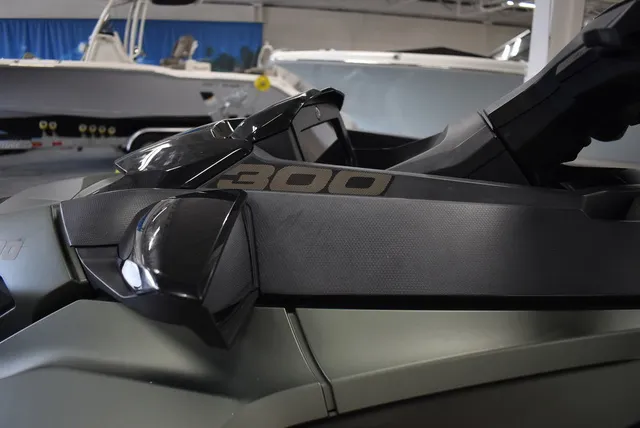 Slide: The Image of Sea-Doo GTX 2022 - 9