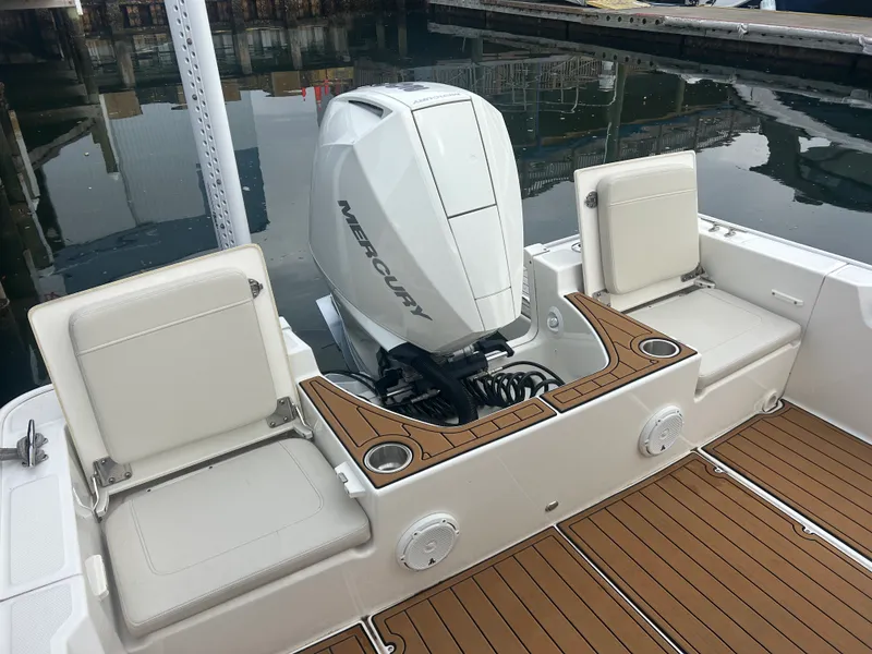 Slide: The Image of Boston Whaler 210 Montauk 2023 - 8