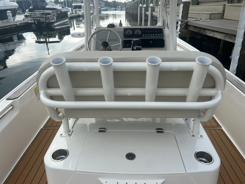 Slide: The Image of Boston Whaler 210 Montauk 2023 - 9