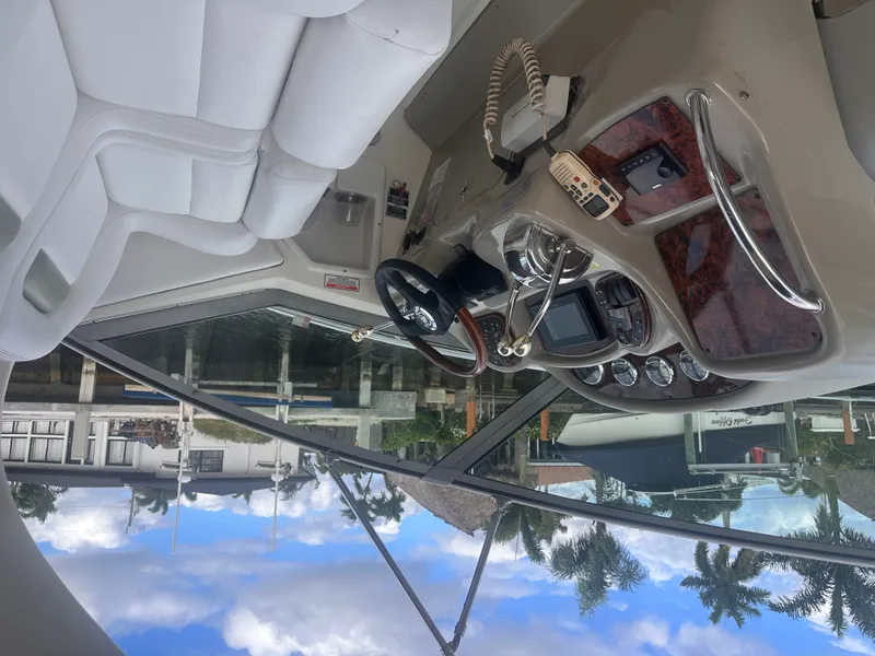 Slide: The Image of Sea Ray 320 Sundancer 2006 - 16