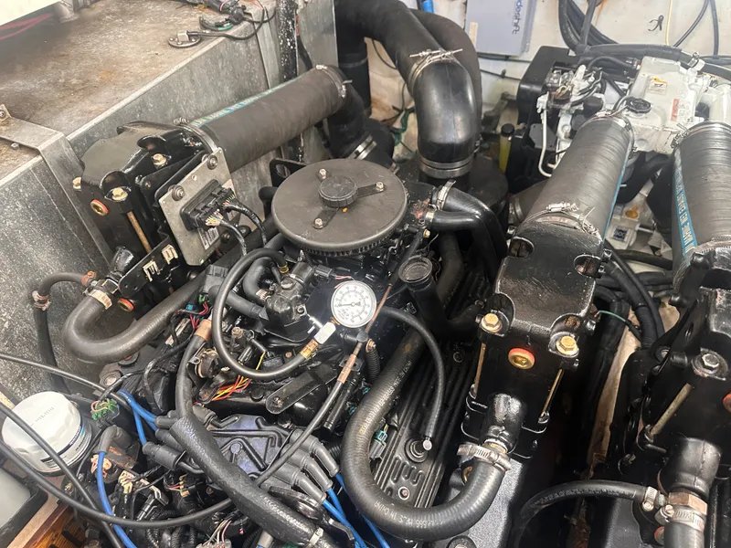 Slide: The Image of Sea Ray 320 Sundancer 2006 - 28