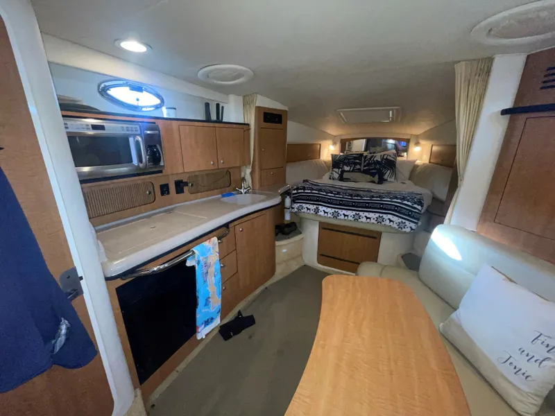 Slide: The Image of Sea Ray 320 Sundancer 2006 - 9