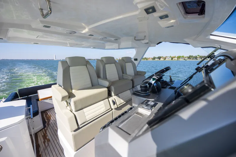 Slide: The Image of Azimut VERVE 40 2018 - 21