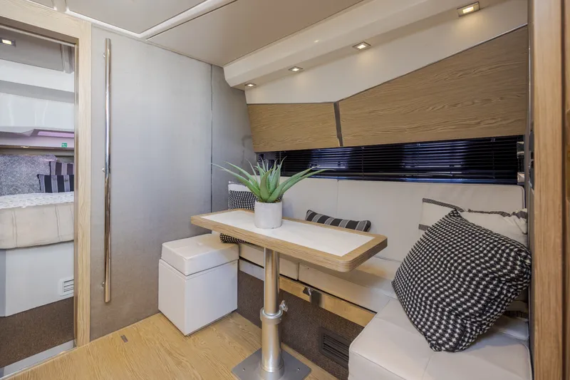 Slide: The Image of Azimut VERVE 40 2018 - 34