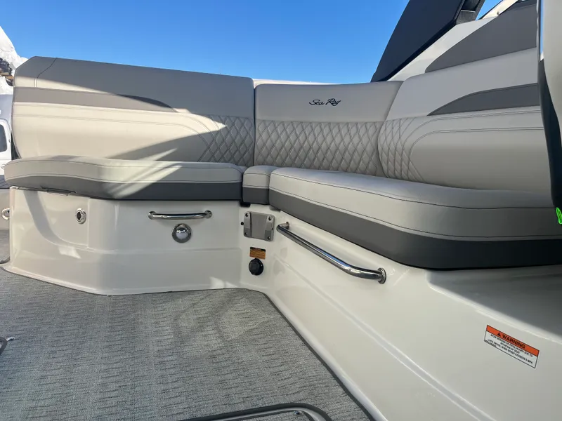 Slide: The Image of Sea Ray SLX 260 Outboard 2026 - 14