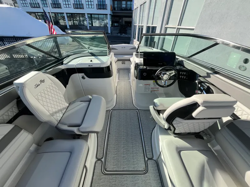 Slide: The Image of Sea Ray SLX 260 Outboard 2026 - 24