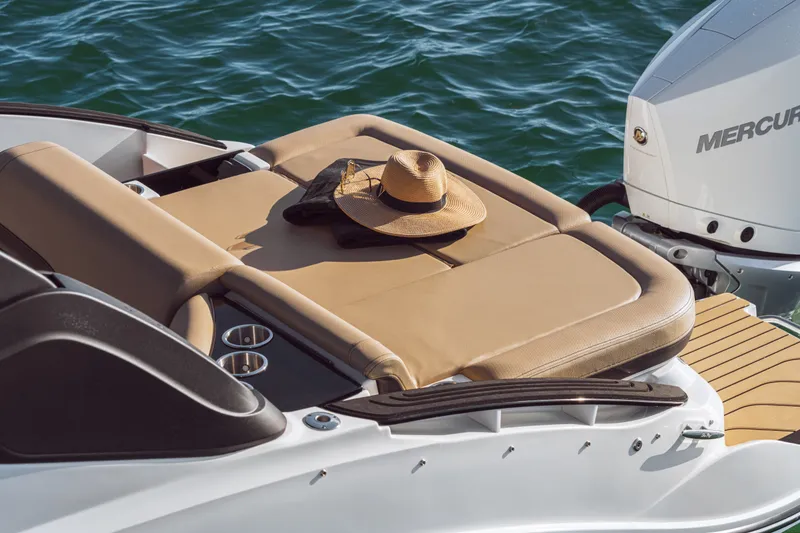 Slide: The Image of Sea Ray SLX 260 Outboard 2026 - 55