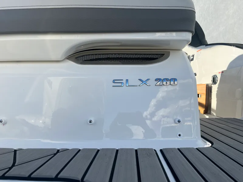 Slide: The Image of Sea Ray SLX 260 Outboard 2026 - 9