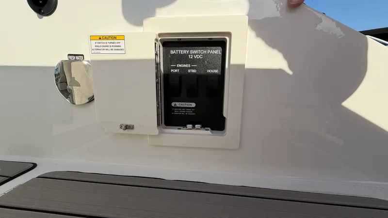 Slide: The Image of Sea Ray SLX 310 Outboard 2026 - 10