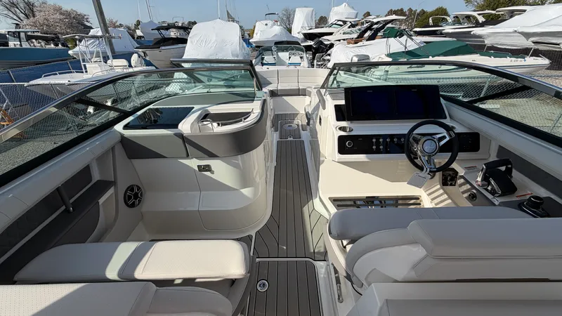 Slide: The Image of Sea Ray SLX 310 Outboard 2026 - 22