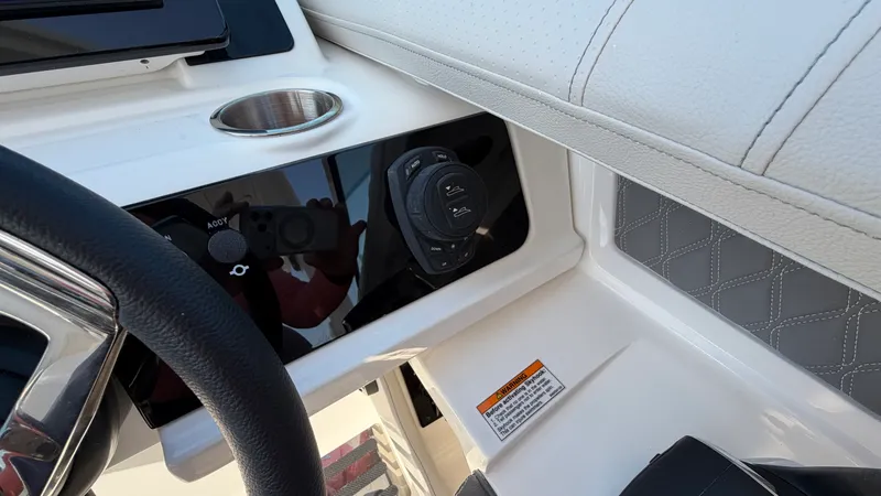 Slide: The Image of Sea Ray SLX 310 Outboard 2026 - 29