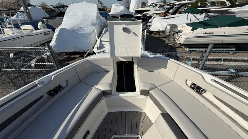 Slide: The Image of Sea Ray SLX 310 Outboard 2026 - 44