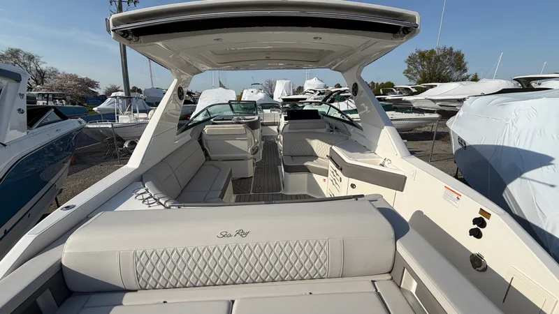 Slide: The Image of Sea Ray SLX 310 Outboard 2026 - 7