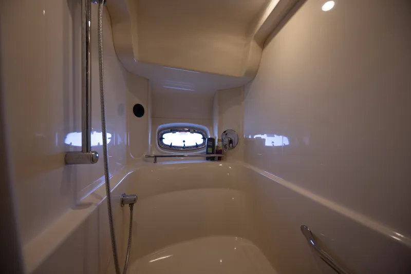 Slide: The Image of Sea Ray 48 Sundancer 2007 - 33