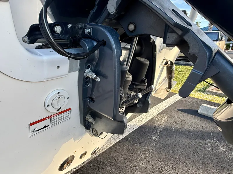 Slide: The Image of NauticStar 2102 LEGACY 2023 - 10