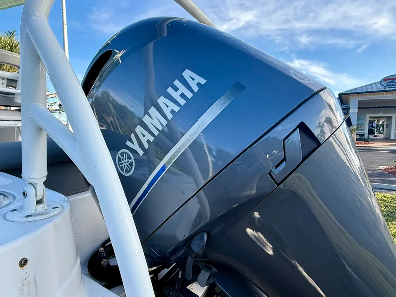 Slide: The Image of NauticStar 2102 LEGACY 2023 - 11