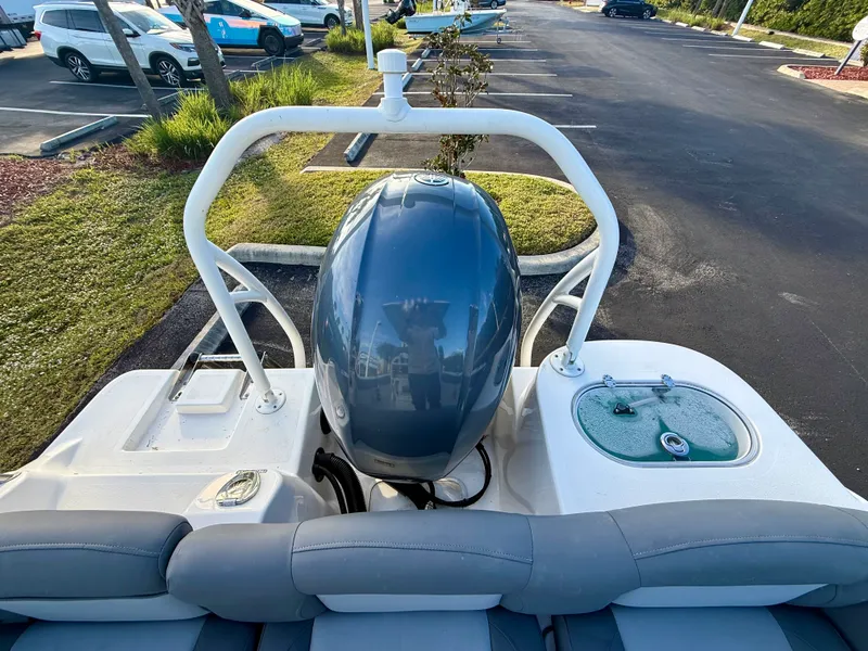 Slide: The Image of NauticStar 2102 LEGACY 2023 - 12