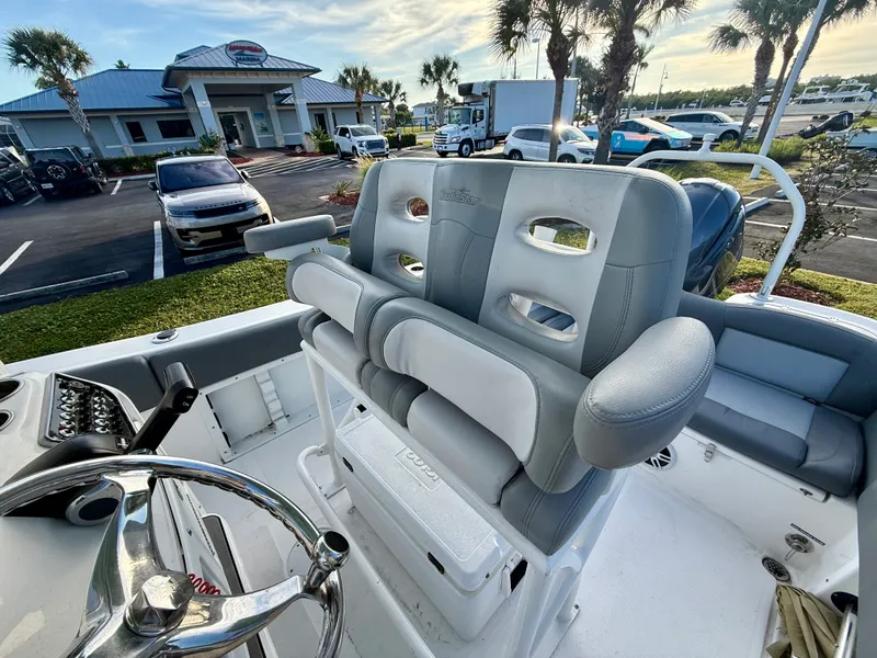 Slide: The Image of NauticStar 2102 LEGACY 2023 - 20