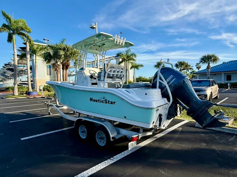 Slide: The Image of NauticStar 2102 LEGACY 2023 - 4