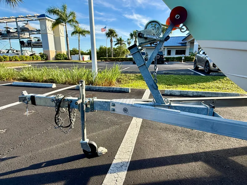 Slide: The Image of NauticStar 2102 LEGACY 2023 - 8