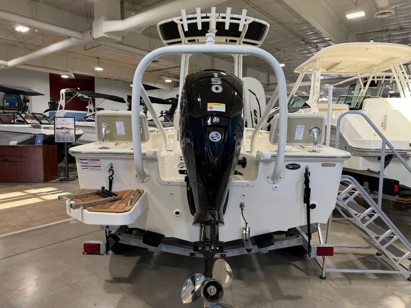 Slide: The Image of Boston Whaler 190 Montauk 2026 - 2