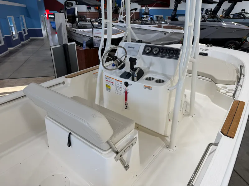 Slide: The Image of Boston Whaler 190 Montauk 2026 - 7