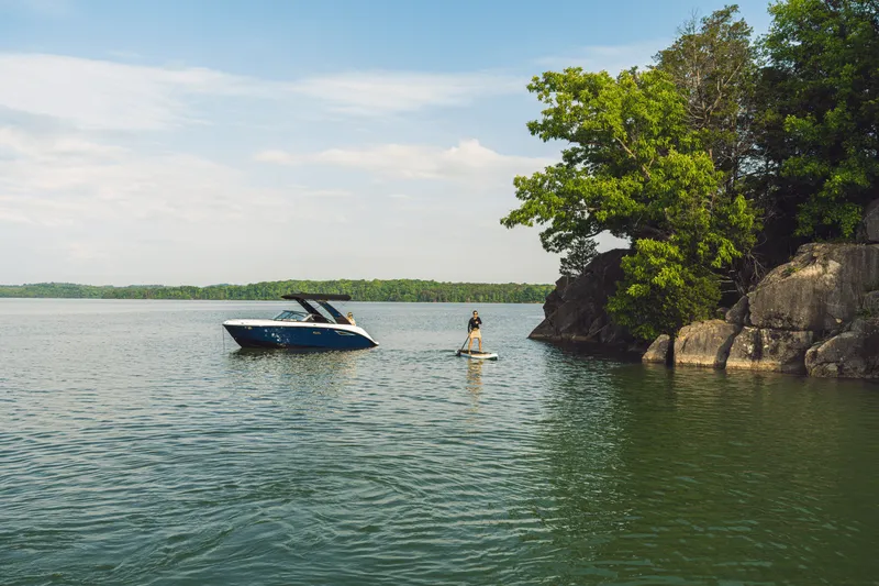 Slide: The Image of Sea Ray SDX 230 2026 - 7