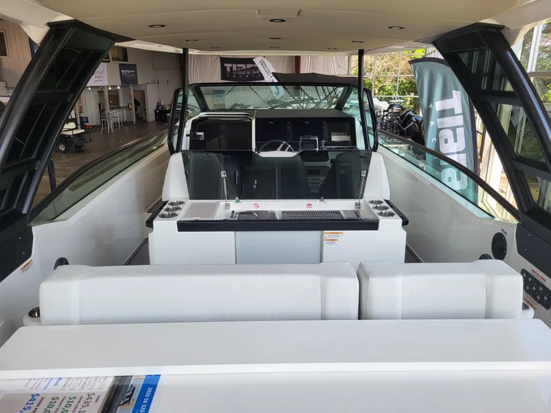 Slide: The Image of Saxdor 320 GTO 2026 - 10
