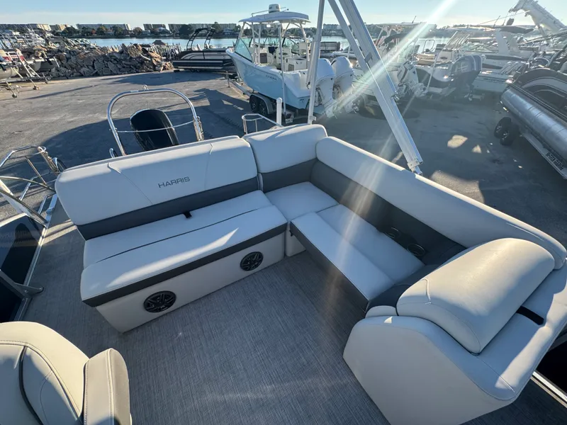 Slide: The Image of Harris 210 CRUISER 2022 - 11