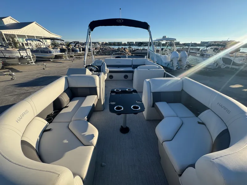 Slide: The Image of Harris 210 CRUISER 2022 - 15