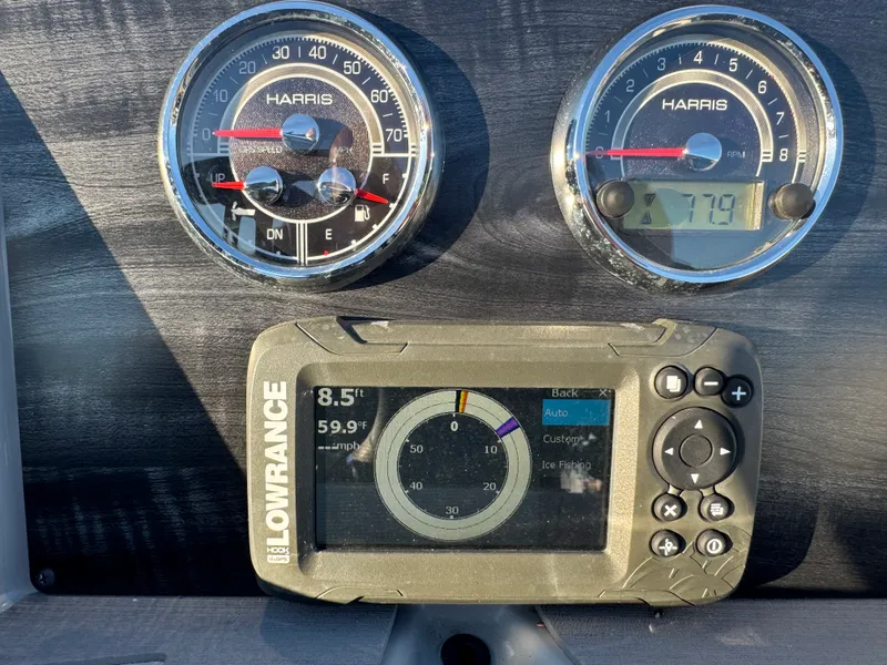 Slide: The Image of Harris 210 CRUISER 2022 - 18