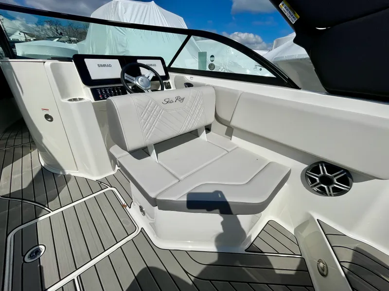 Slide: The Image of Sea Ray SDX 230 Outboard 2026 - 11