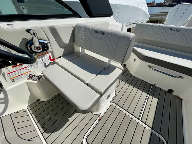 Slide: The Image of Sea Ray SDX 230 Outboard 2026 - 12