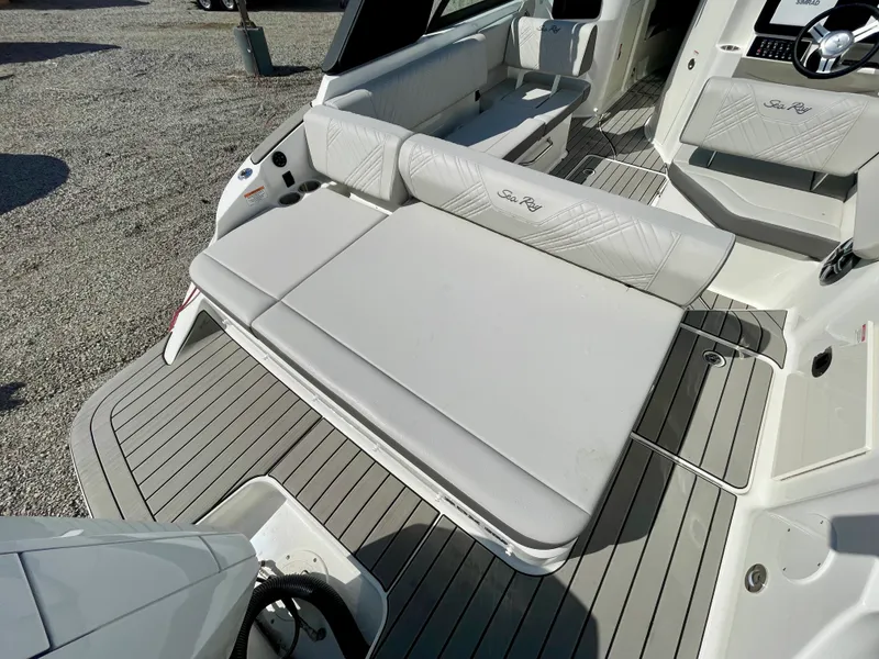Slide: The Image of Sea Ray SDX 230 Outboard 2026 - 5