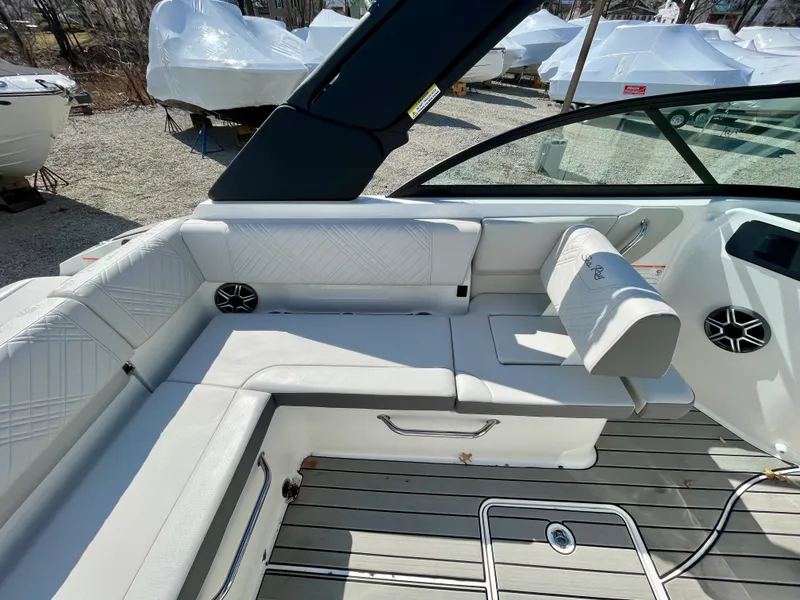 Slide: The Image of Sea Ray SDX 230 Outboard 2026 - 9