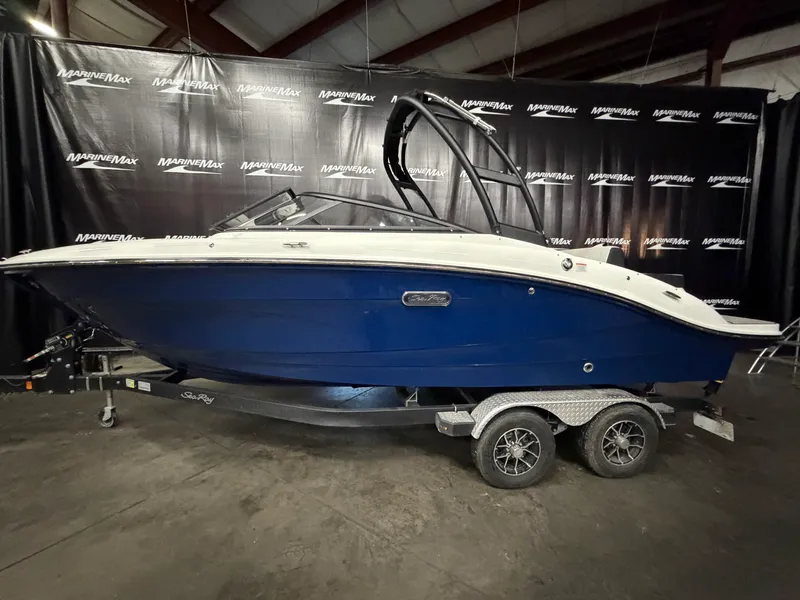 The Image of Sea Ray SPX 210 2026 - 0
