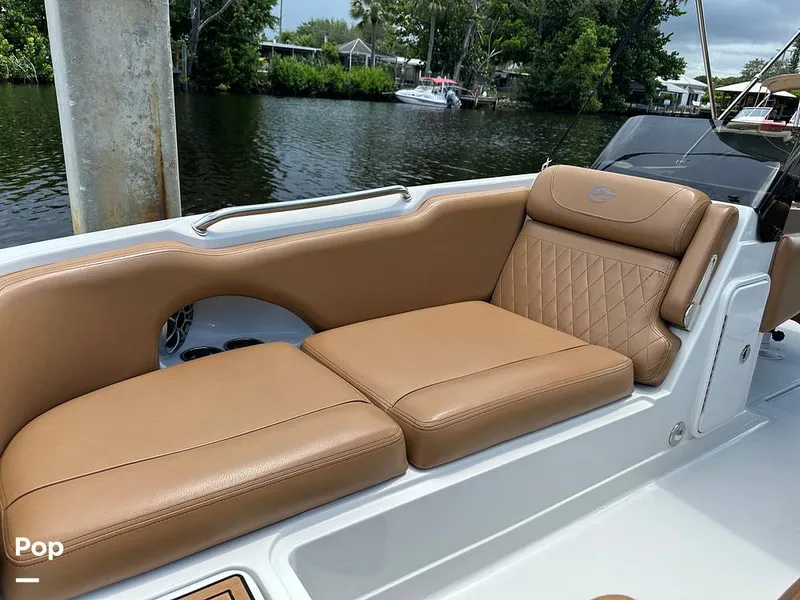 Slide: The Image of Crownline E225 XS 2023 - 14409650