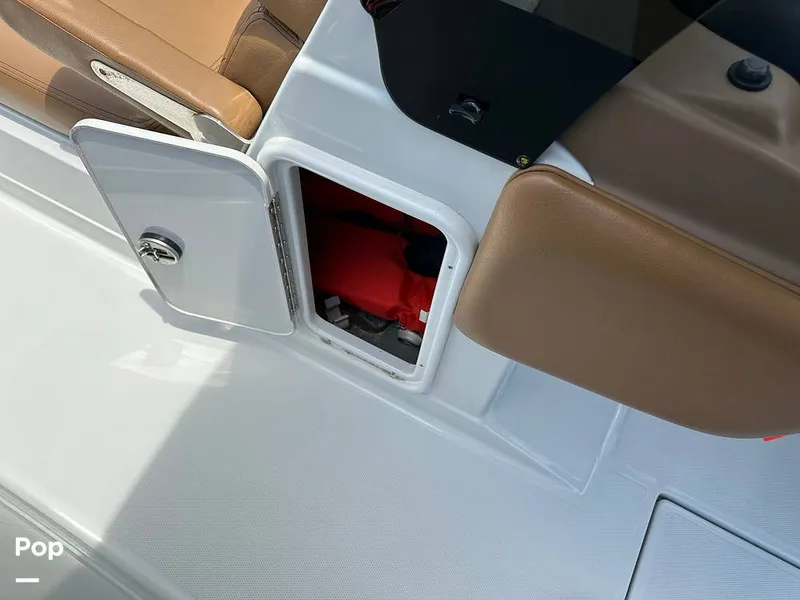 Slide: The Image of Crownline E225 XS 2023 - 14409634