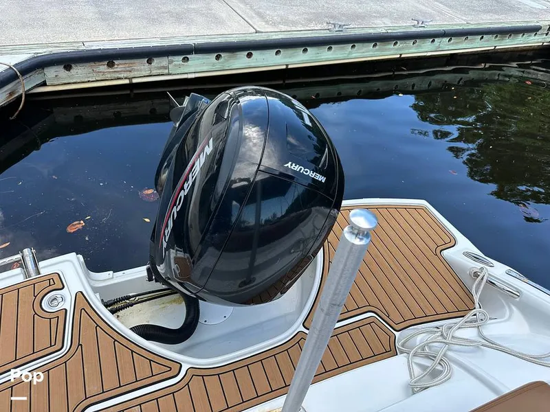 Slide: The Image of Crownline E225 XS 2023 - 14410217