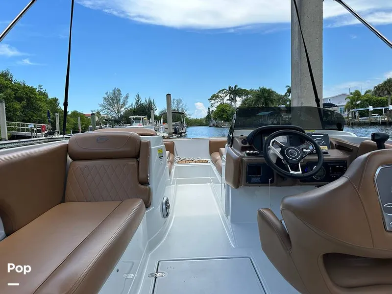 Slide: The Image of Crownline Boats E225 XS 2023 - 14409823