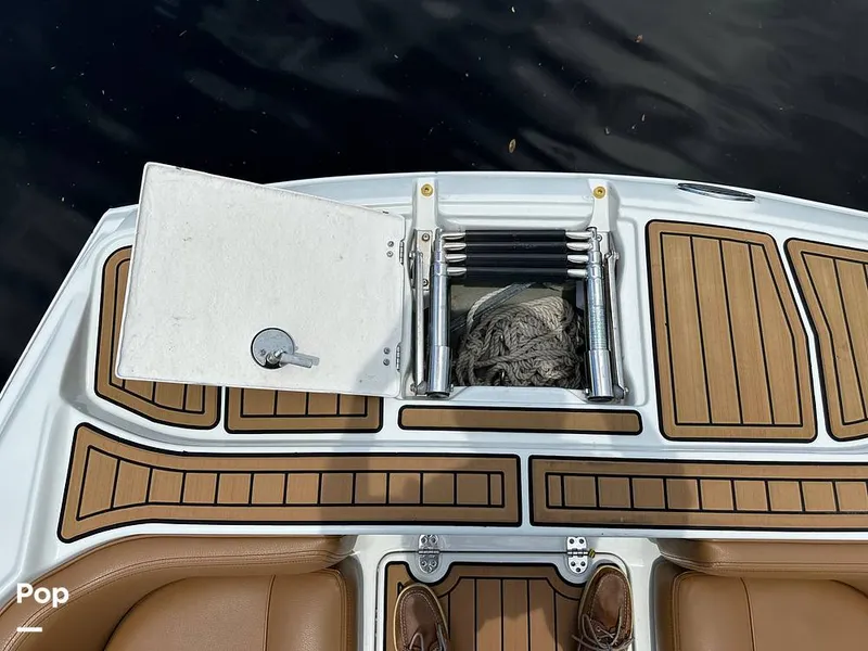 Slide: The Image of Crownline Boats E225 XS 2023 - 14409640