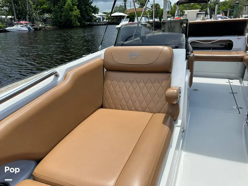 Slide: The Image of Crownline Boats E225 XS 2023 - 14409656