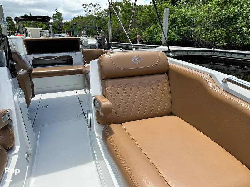 Slide: The Image of Crownline Boats E225 XS 2023 - 14409812