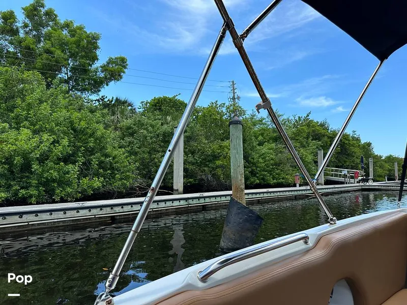 Slide: The Image of Crownline Boats E225 XS 2023 - 14410222