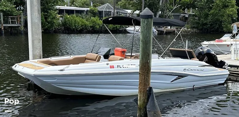 Slide: The Image of Crownline Boats E225 XS 2023 - 14409644