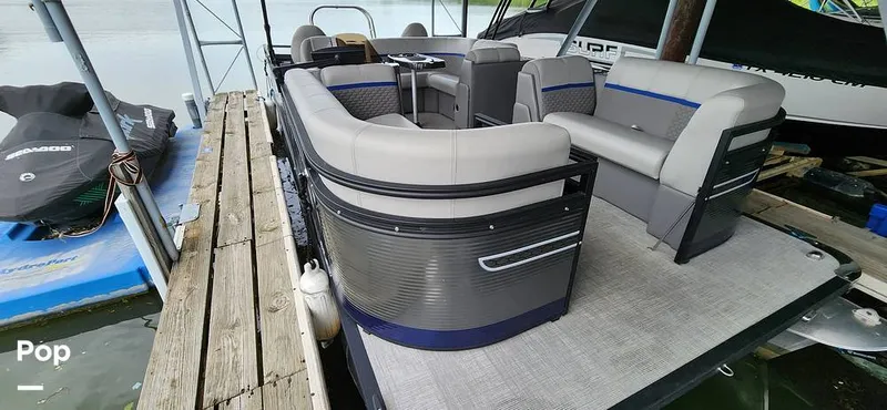 Slide: The Image of Qwest E-Class L 820 2023 - 14188289