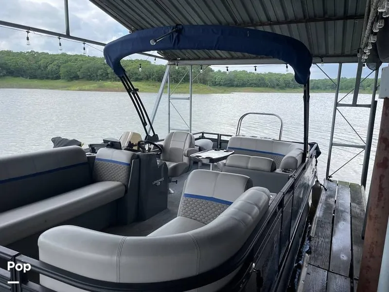 Slide: The Image of Qwest E-Class L 820 2023 - 14177688