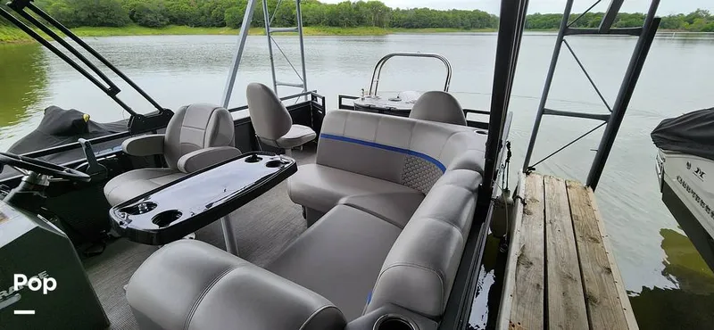 Slide: The Image of Qwest E-Class L 820 2023 - 14188297